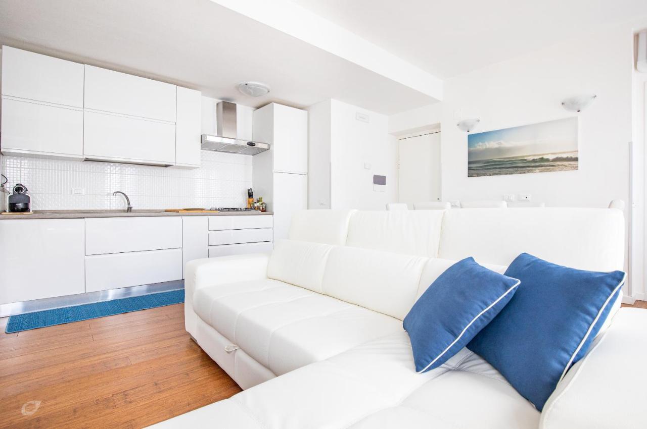 Elena House White Apartment Виареджо Екстериор снимка