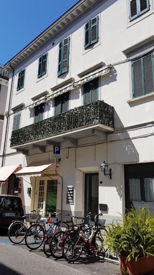 Elena House White Apartment Виареджо Екстериор снимка